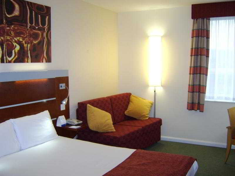 Express London-wimbledon-south, An Ihg 3* London
