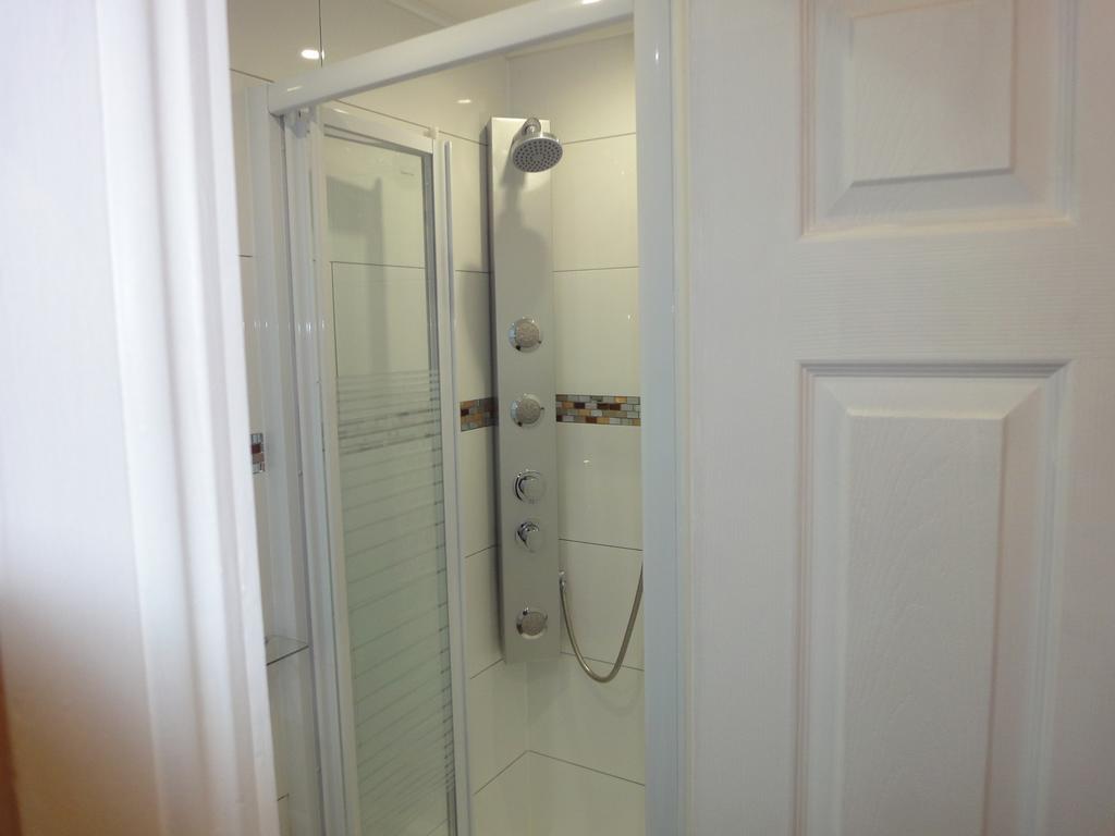 Dylan Kensington Aparthotel 3*