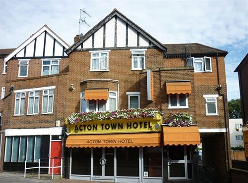 Acton Town Hotel