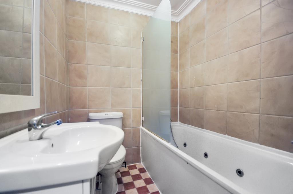 Access Earls Court Apartment *