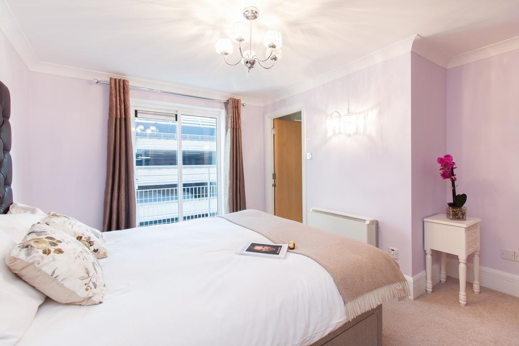 Canary Wharf Luxury River View London