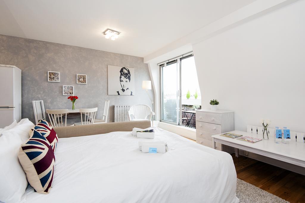 The Cromwell Road Sherborne Court Apartment