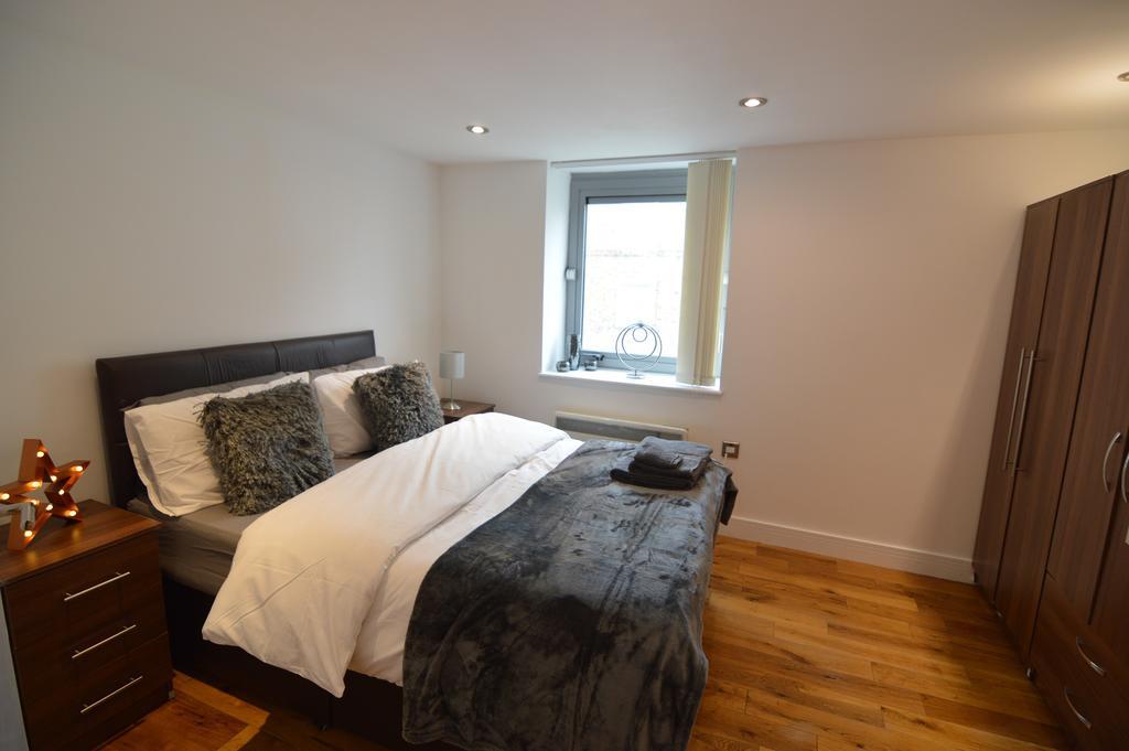 Deluxe City Penthouse & London