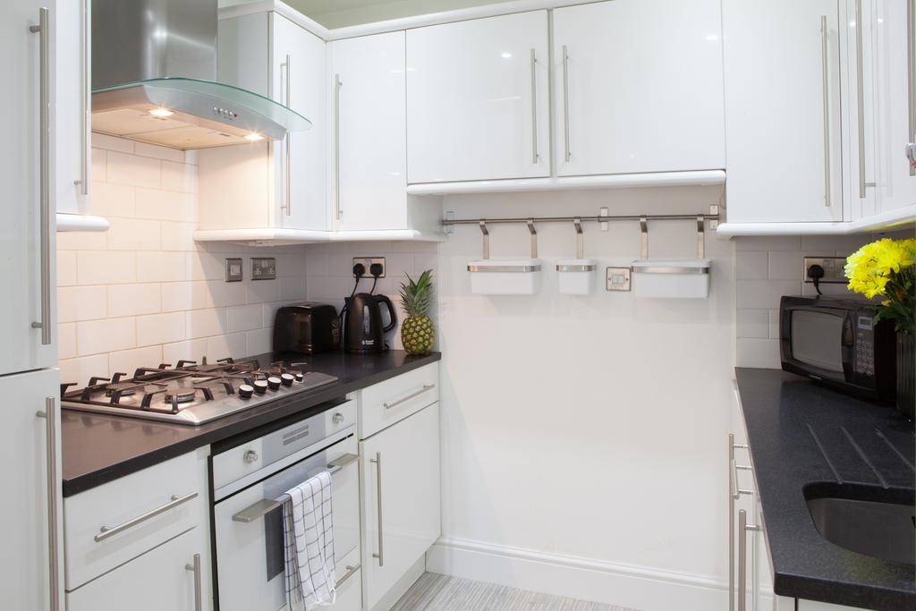 Victoria Station Apartment