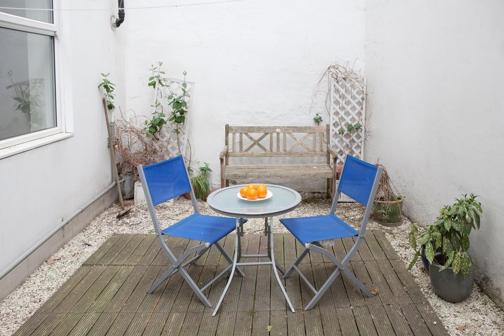 Victoria Station Apartment London