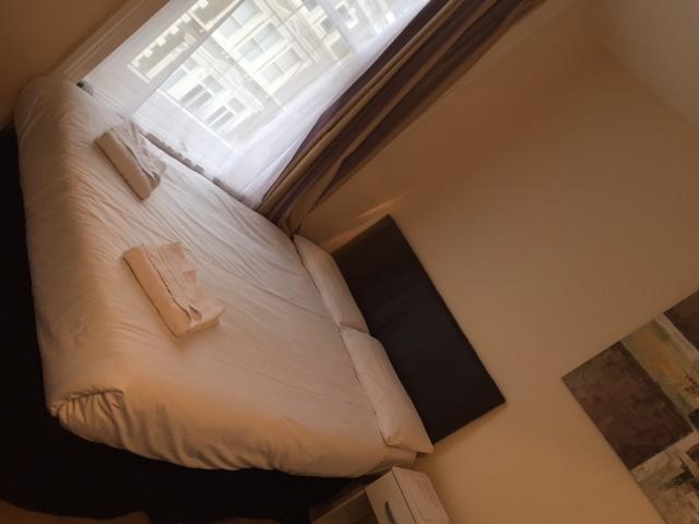 Kensington Rooms And Apartments 2*
