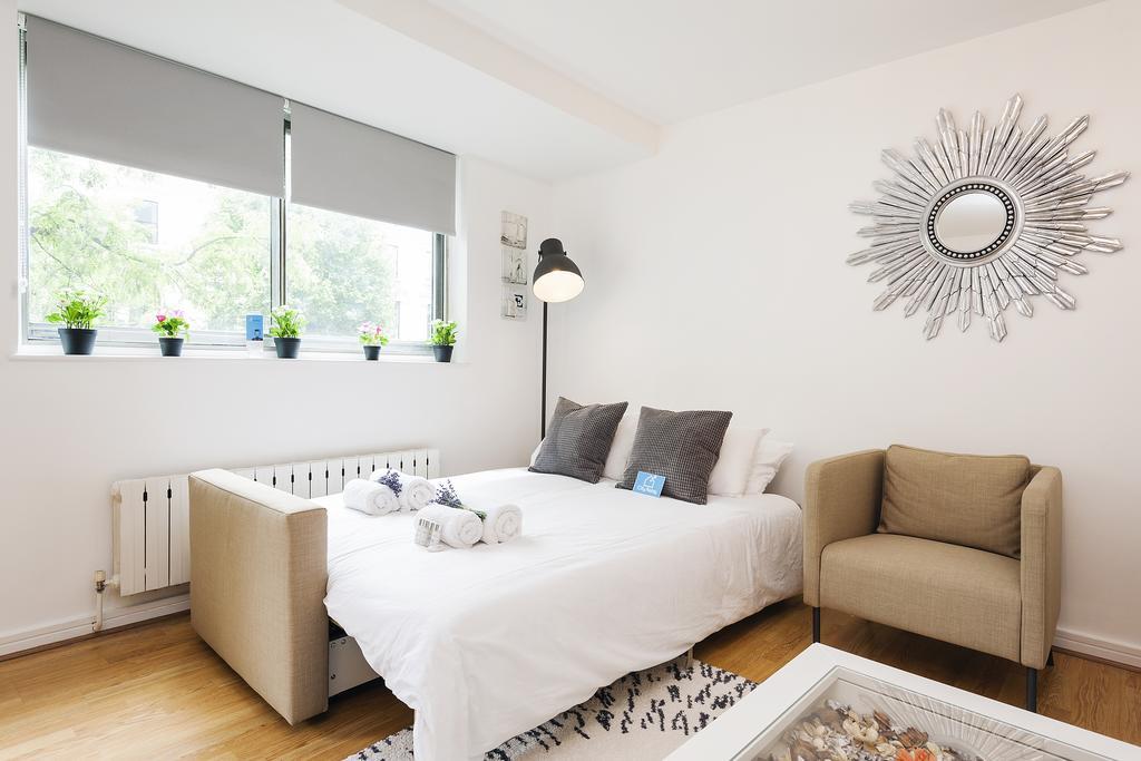 The Cromwell Road Sherborne Court * London