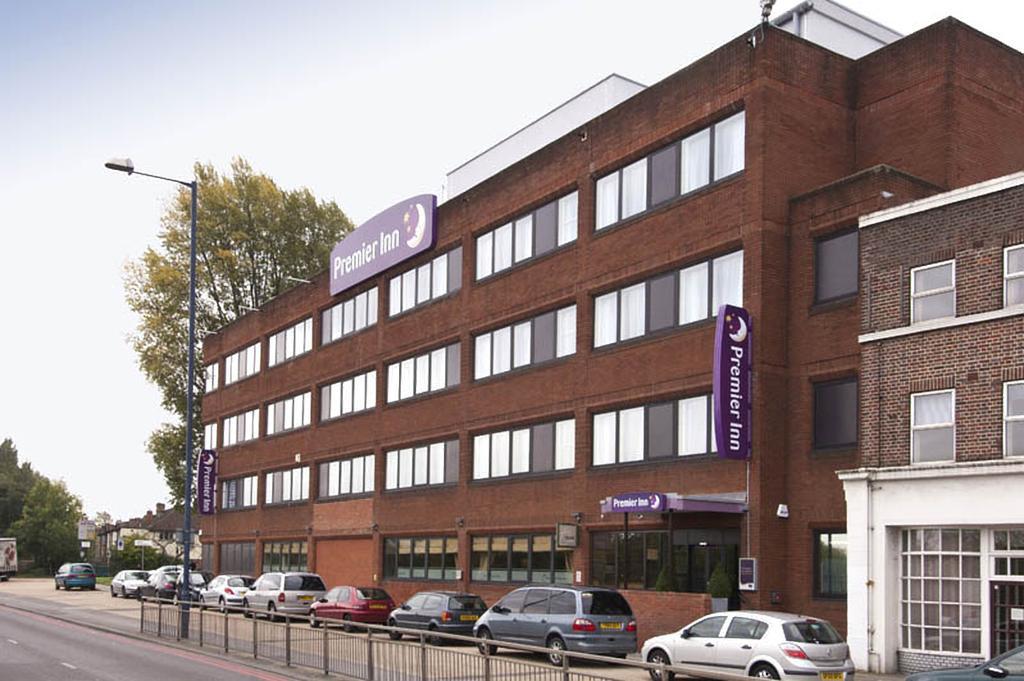 Hotel Premier Hanger Lane London