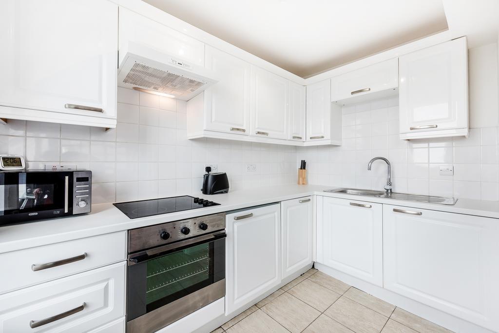 Beak Street Apartment
