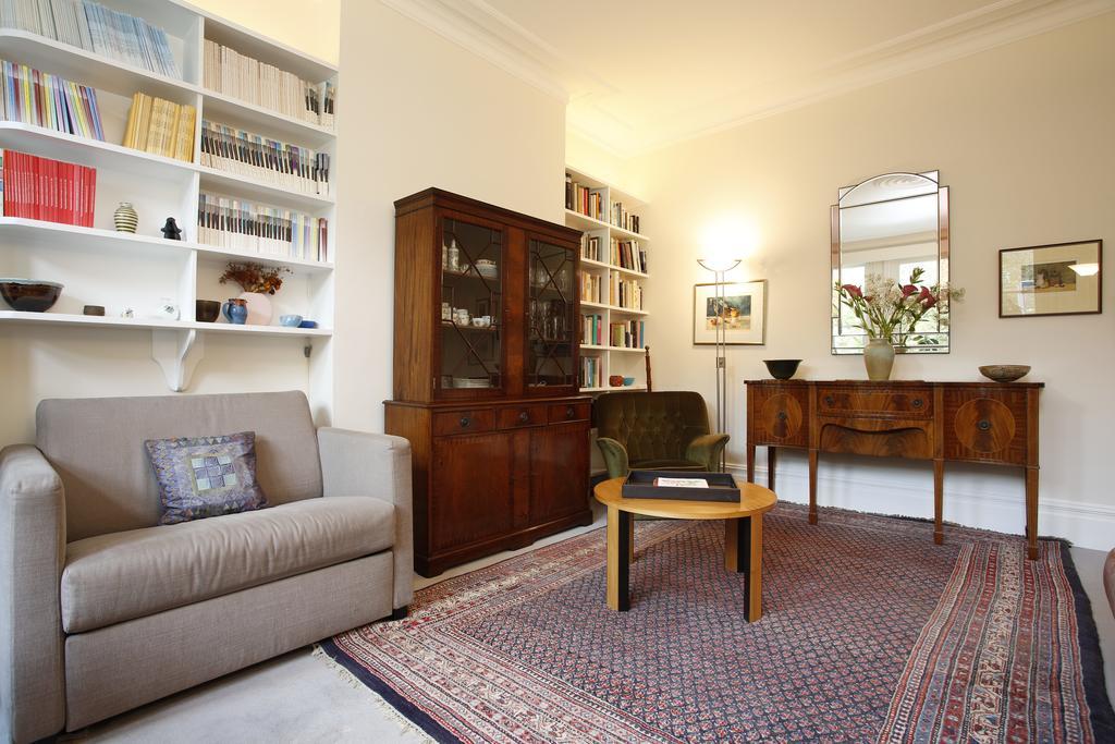 Veeve - House Dyne Road - Kilburn London
