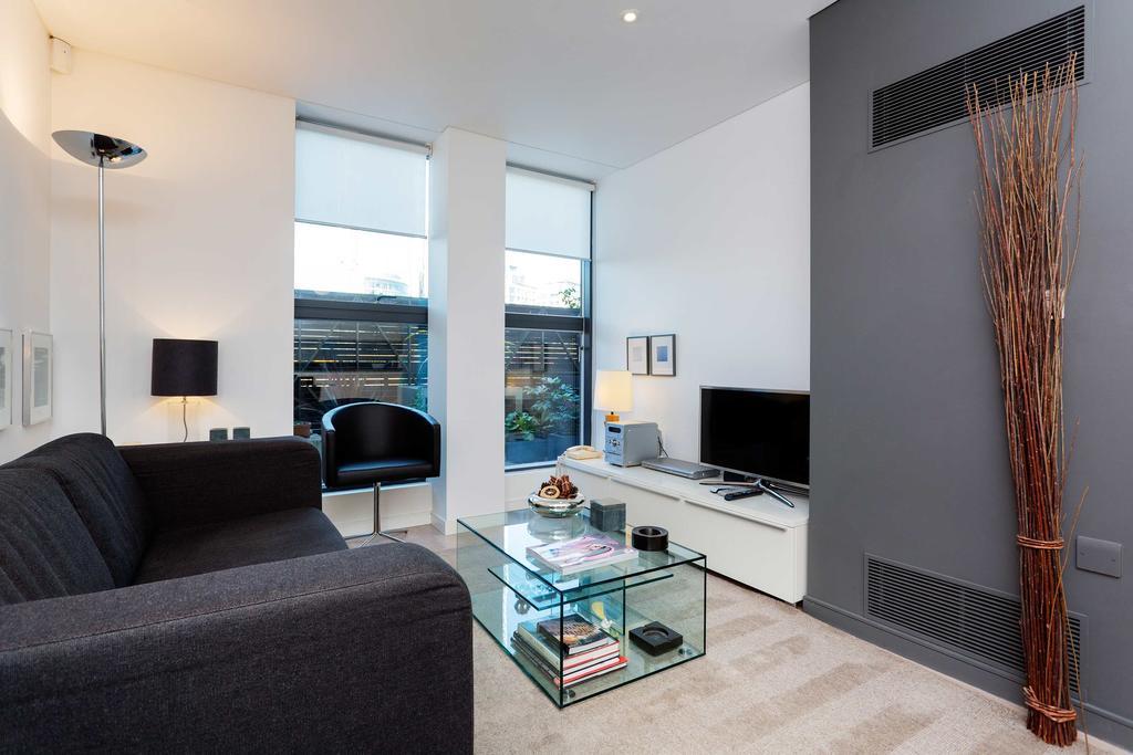 Veeve - Zen By The Water London
