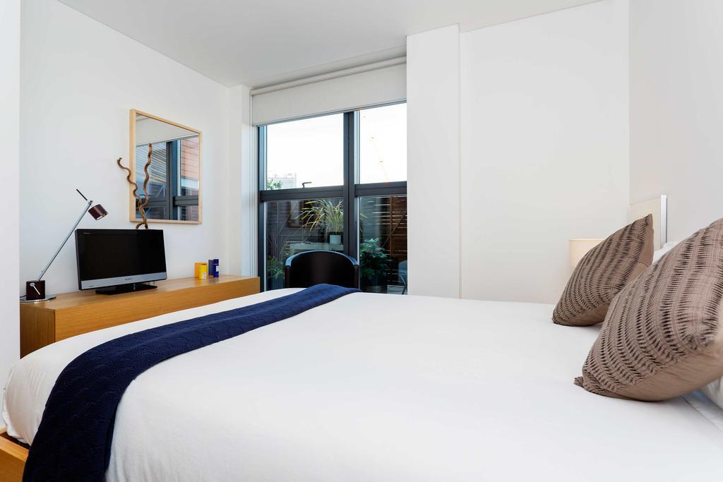 Veeve - Zen By The Water Apartment London