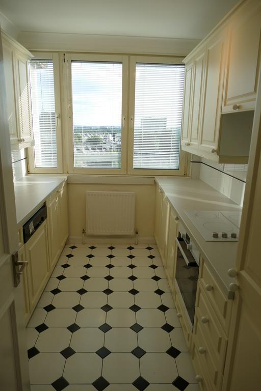 Edgware Road Raynham