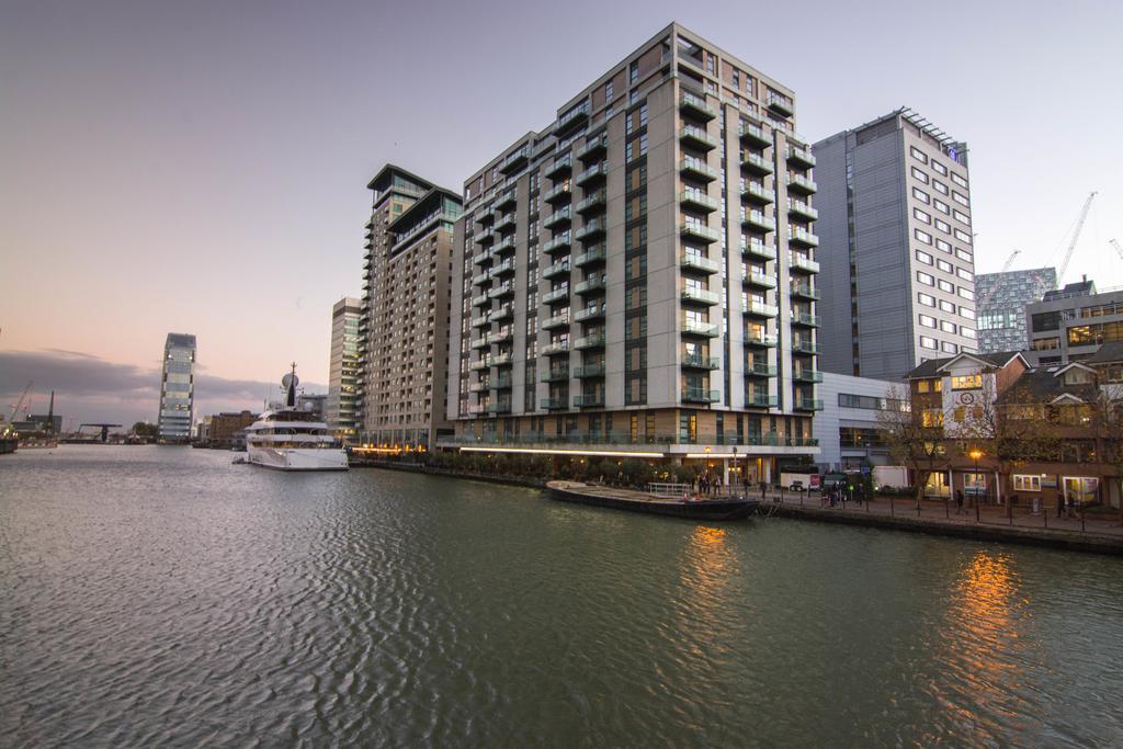 Canary Wharf - Corporate Riverside Apartments *