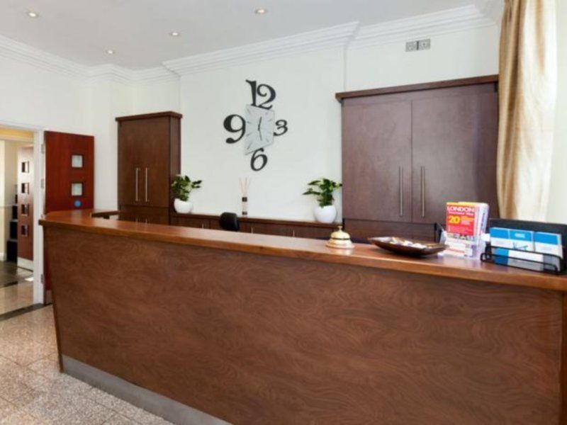 Crestfield Hotell 2*