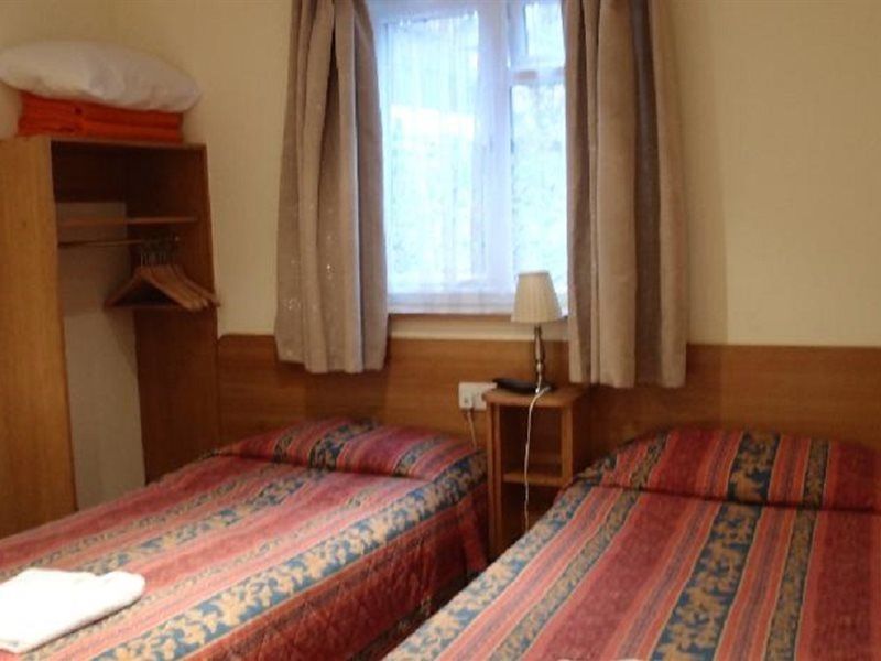 65 Hotel