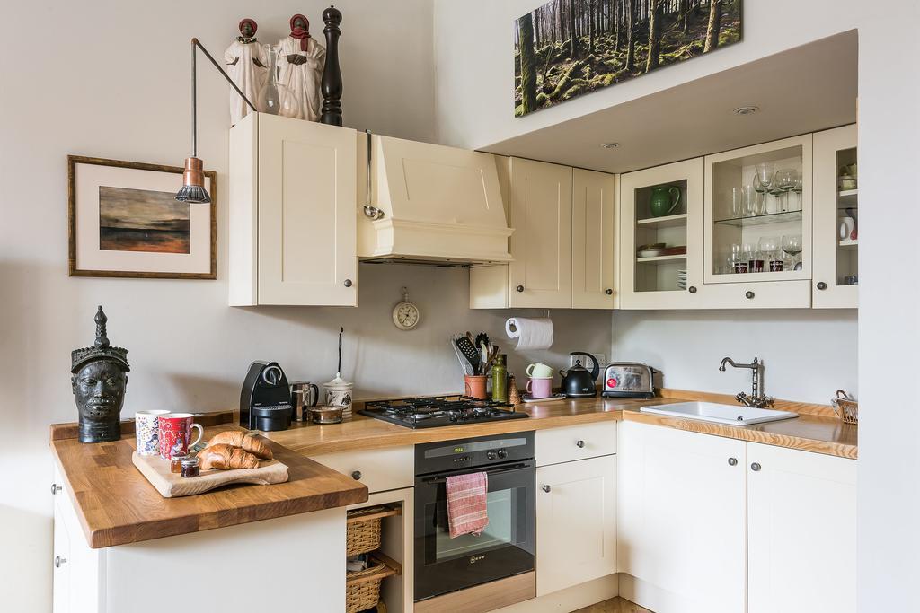 The Hummingbird 1 Bedroom By Kensington Gardens Apartment