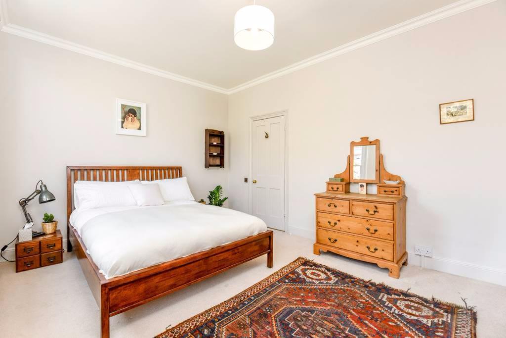 Stunningly Decorated 3bd Family In Hammersmith London