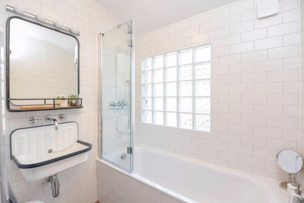 Stunningly Decorated 3bd Family In Hammersmith Apartment