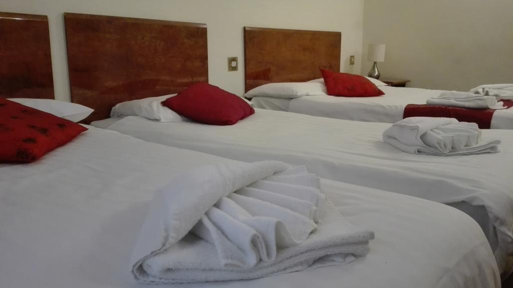 Whiteleaf Hotel 2*