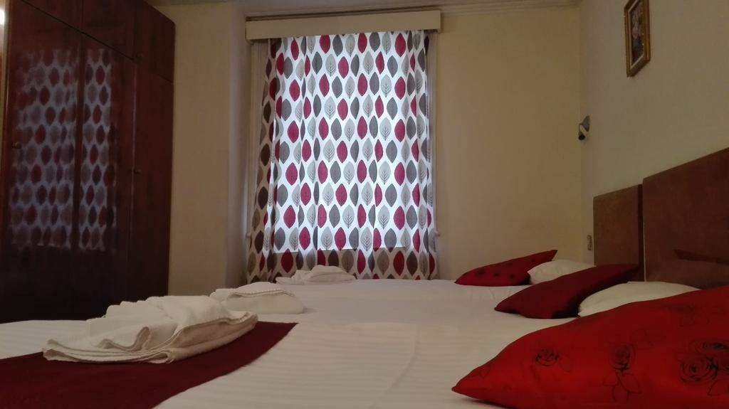 Whiteleaf Hotel