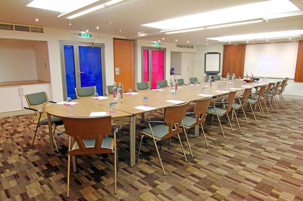 The Memoir Club, Formerly Ambassador Bloomsbury 4*