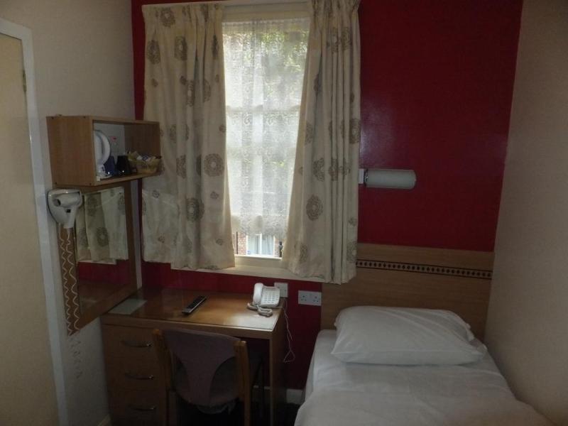 Guest house Carlton 2*