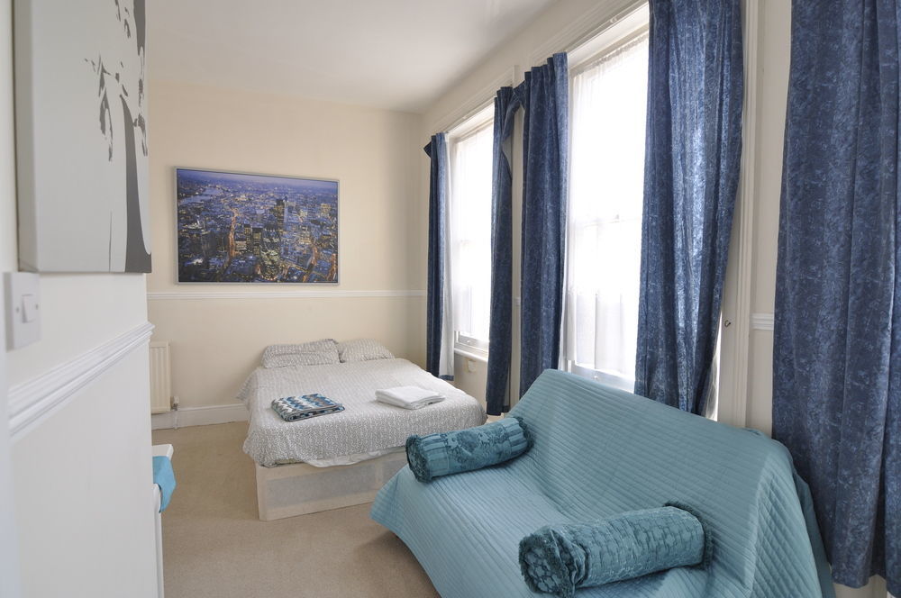 Regents Court * London