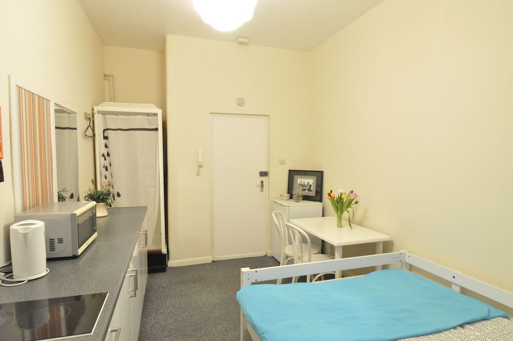 Regents Court Apartment