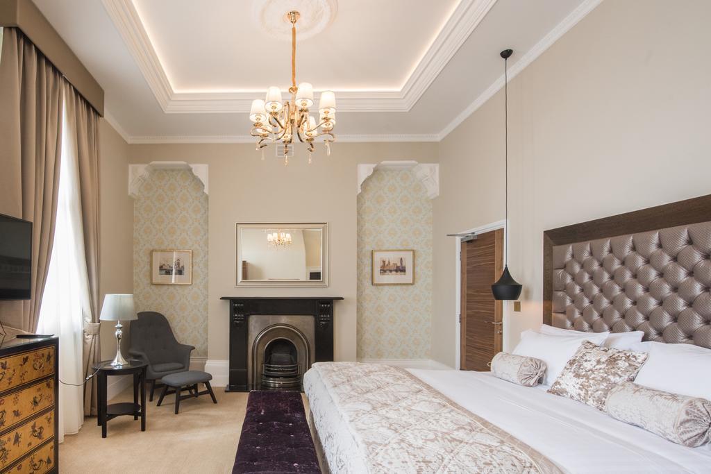 The Lansbury Heritage A Sunday - Canary Wharf 4* Londra