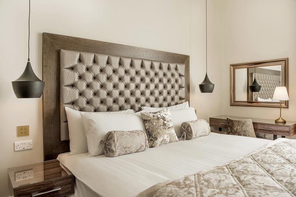 The Lansbury Heritage A Sunday - Canary Wharf 4* Londra