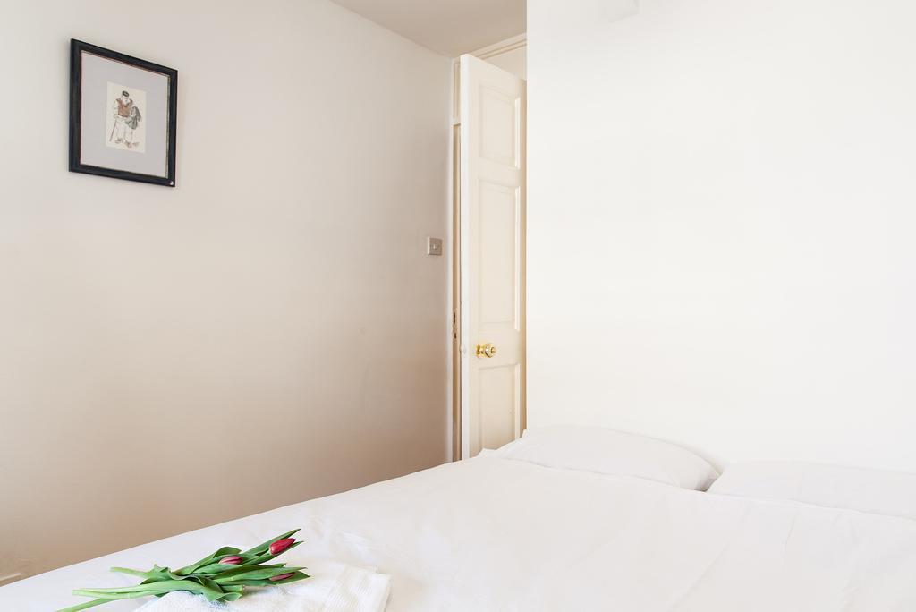 Apartment Midway House London