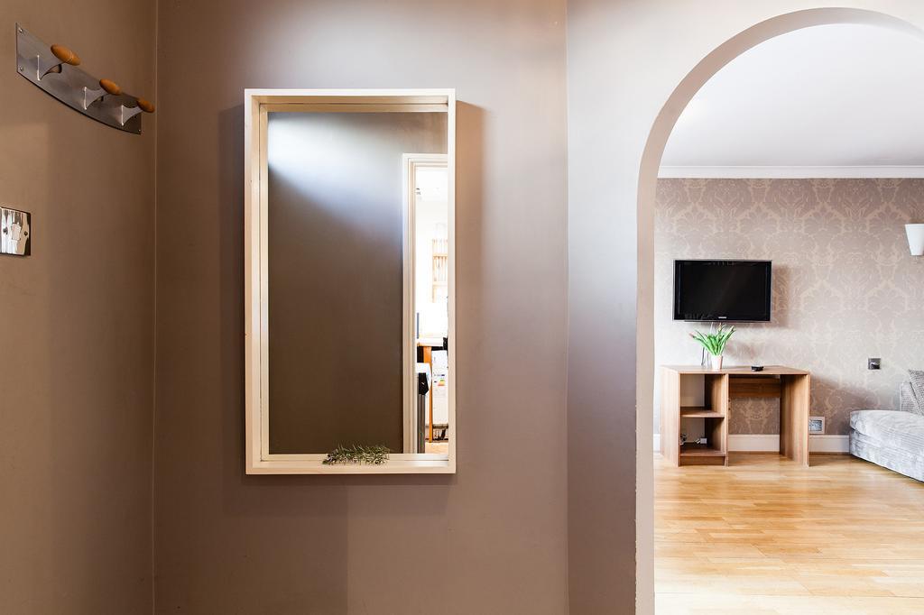 Midway House Apartment *