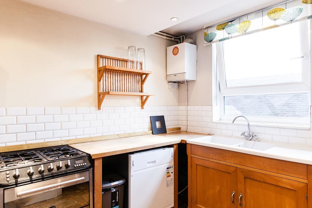 Apartment Midway House London