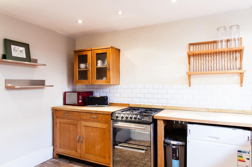 Apartment Midway House London