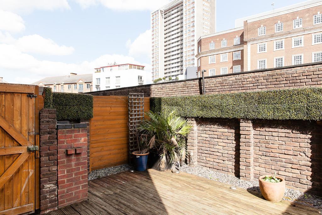 Apartment Midway House London