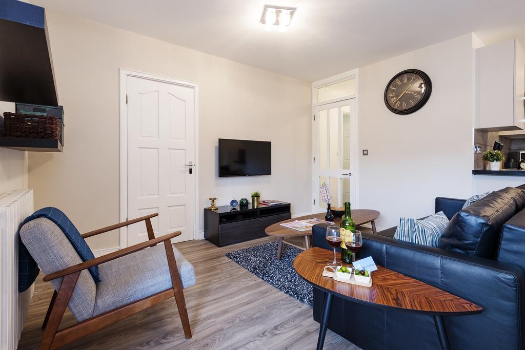 The Cromwell Road Sherborne Court Londen