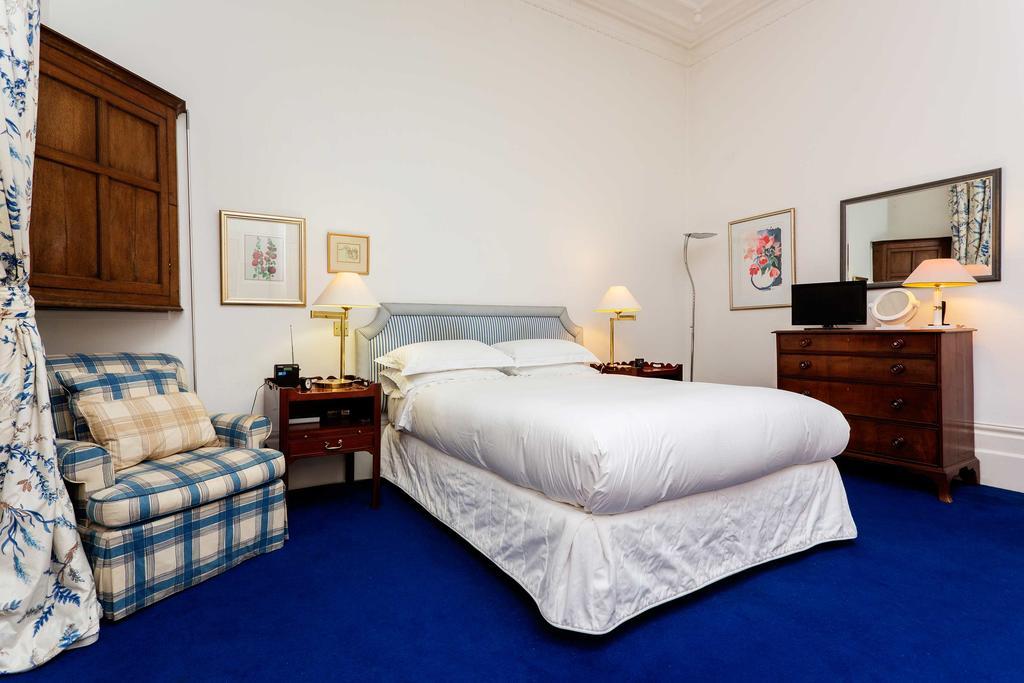 Veeve - Queen's Gardens Flat London