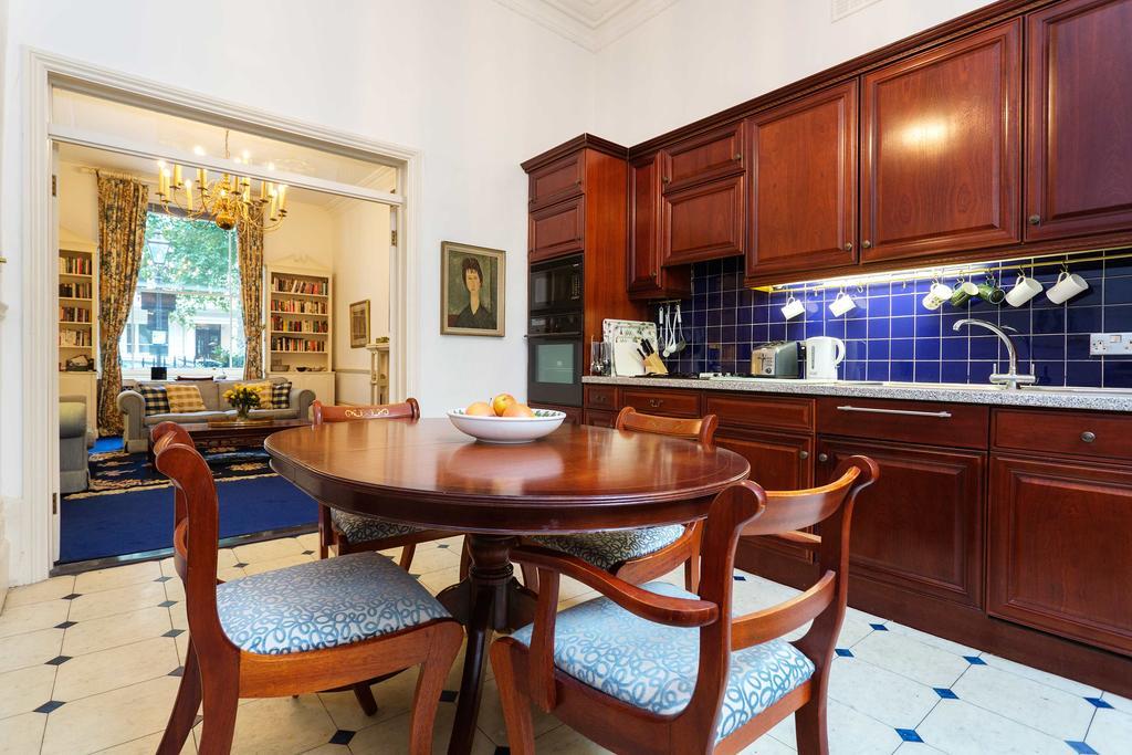 Veeve - Queen's Gardens Flat * London