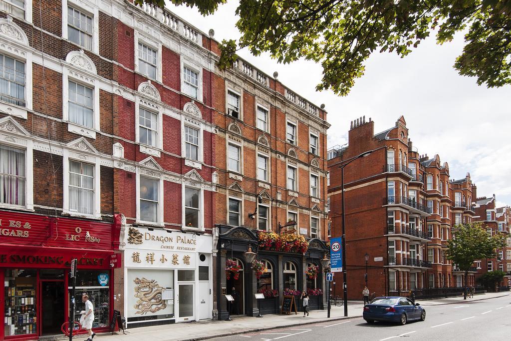 The Earls Court Townhouse Apartment London