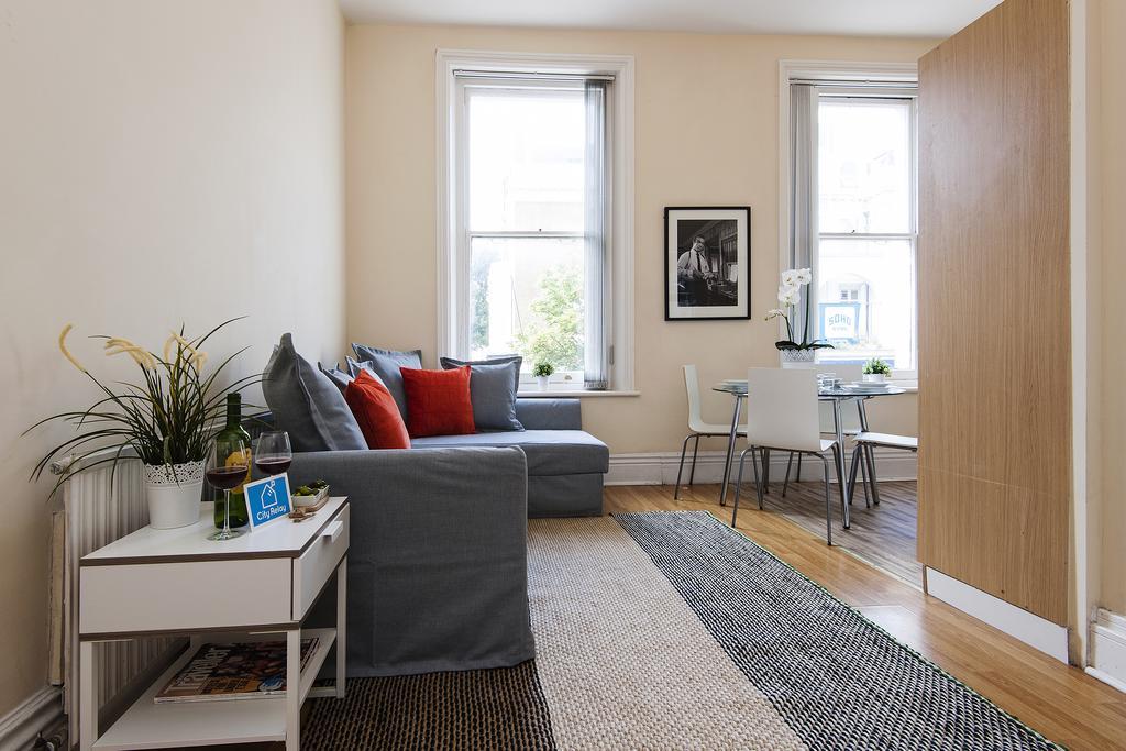 The Earls Court Townhouse Apartment