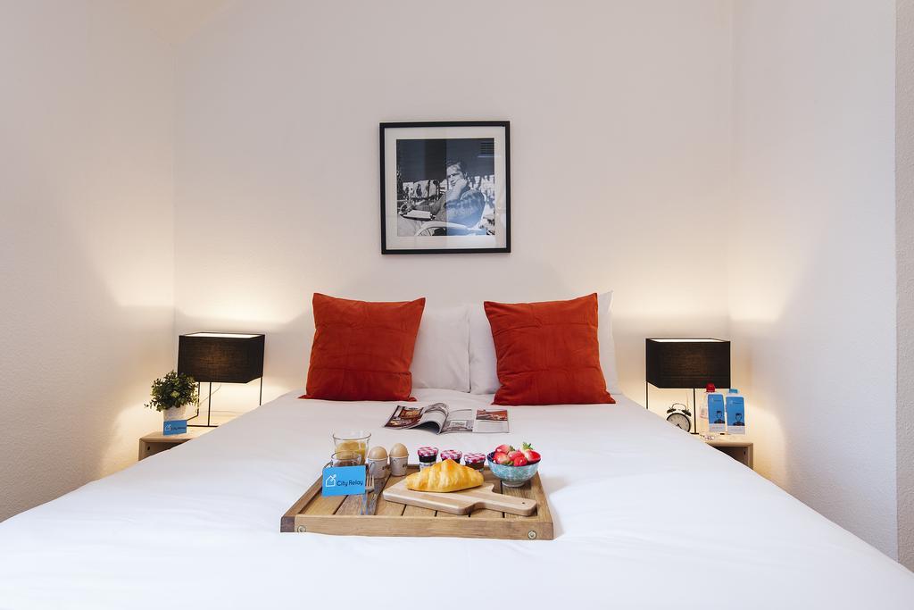 The Earls Court Townhouse Apartment London