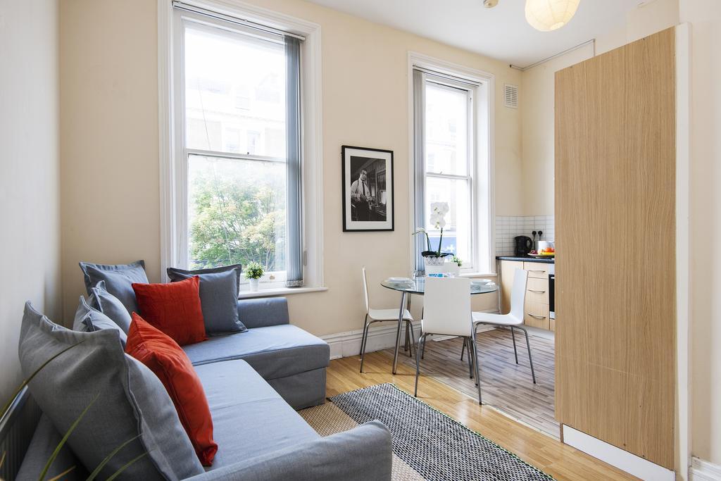The Earls Court Townhouse Apartment London