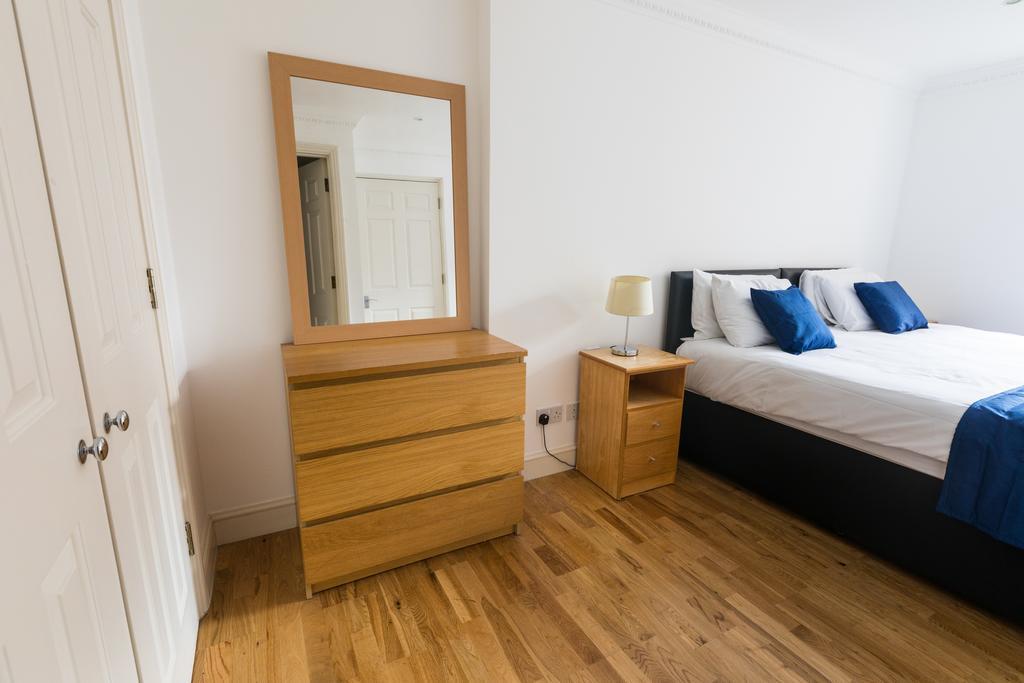 Earls Court Apartment London