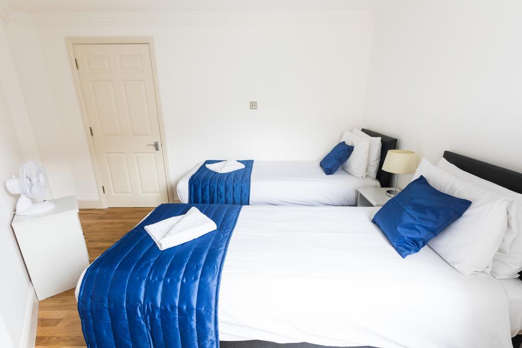 Earls Court Apartment