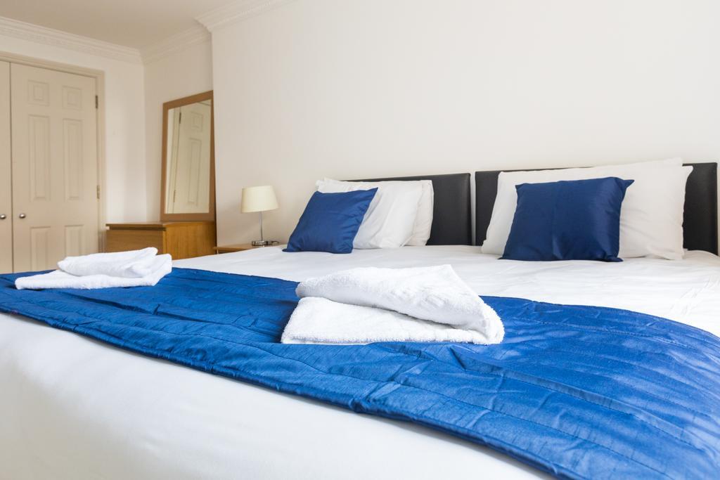 Apartment Earls Court London