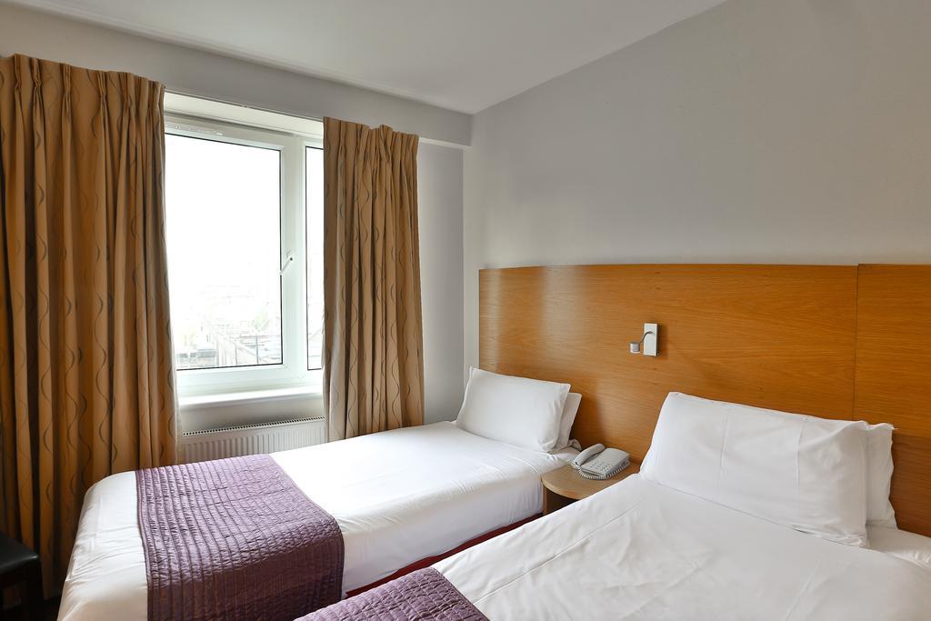 Ambassadors Hotell