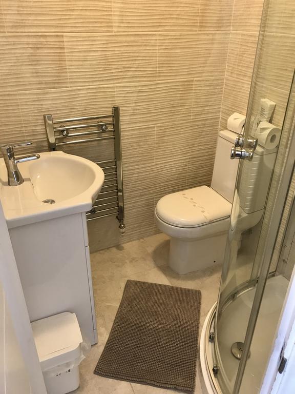 Aviva Studios Apartment