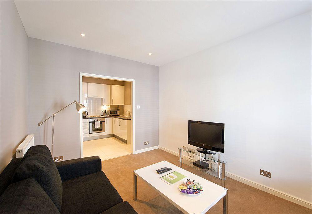 Native Fulham Apartment