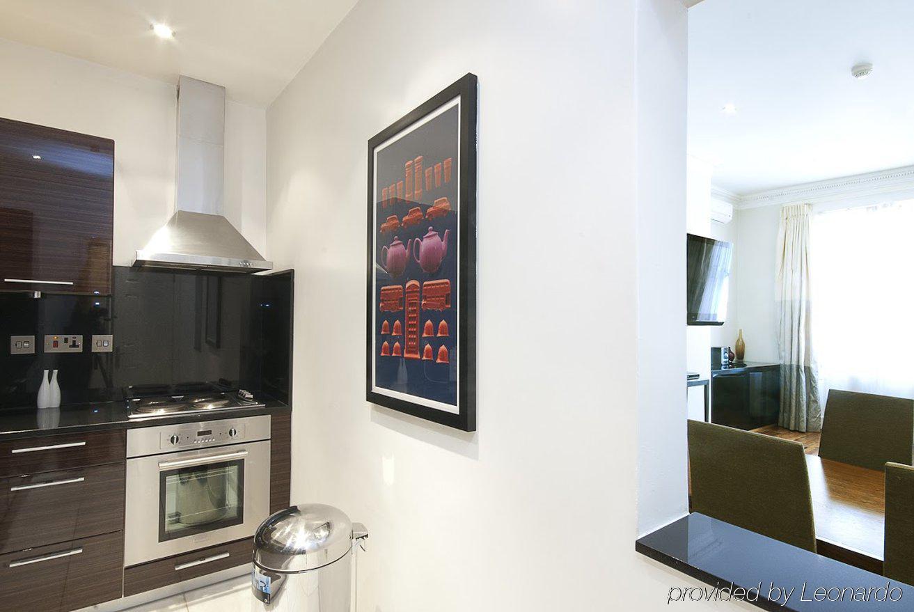 Aparthotel 17 Hertford Street 3*